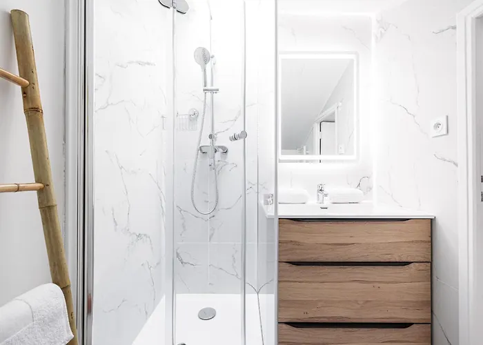 Quiet 1 Bdr At Port Apartment Nizza